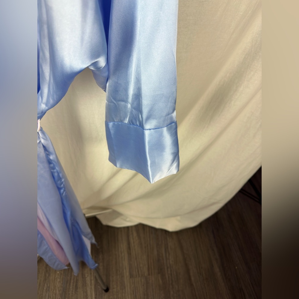 In Bloom By Jonquil Pink & Blue Ombré Satin Robe Size Medium/Large (8-14) NWT - Picture 10 of 15
